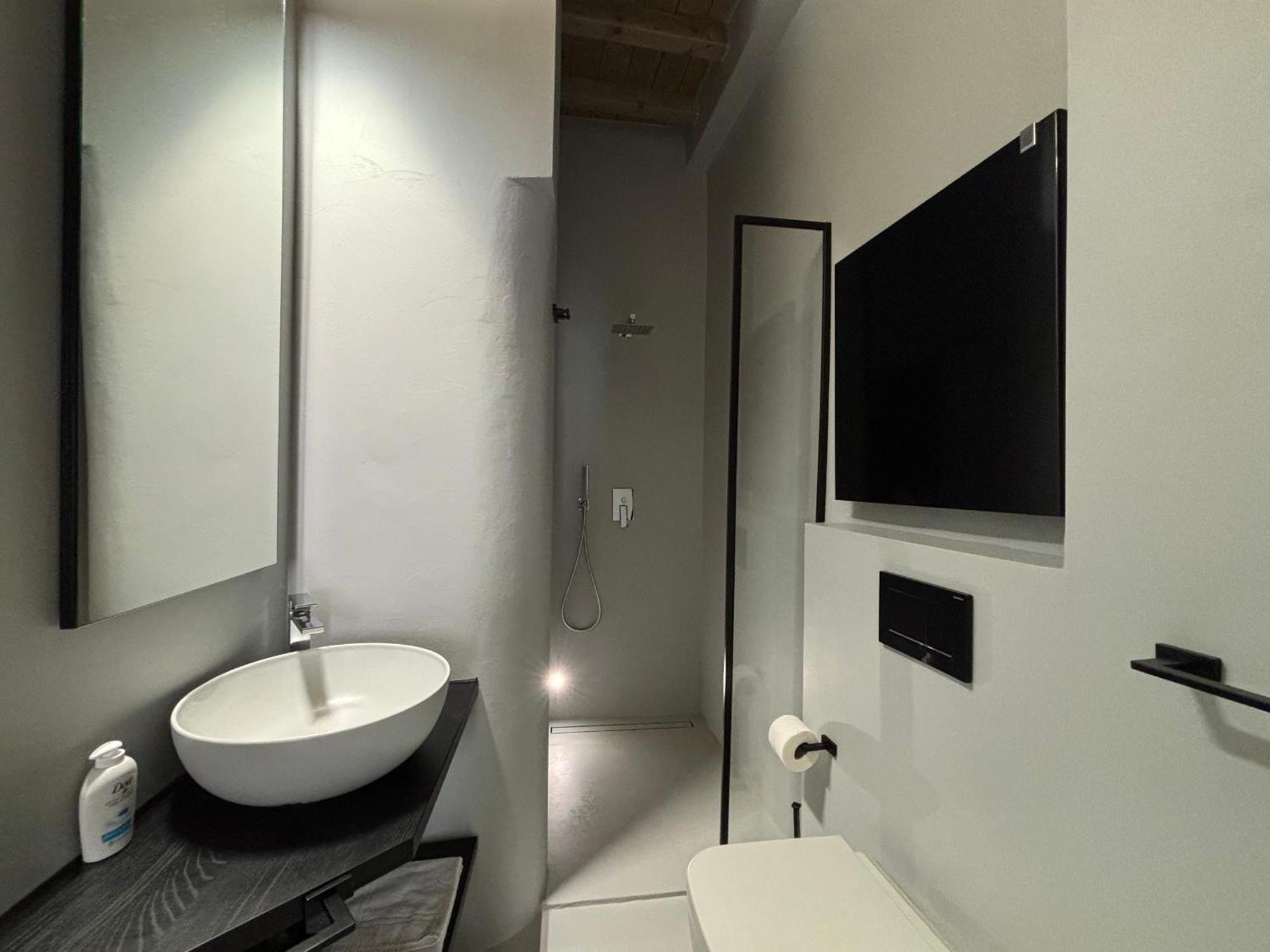 Saragozza Suite 2 Intero Appartamento In Centro Storico Wifi E Parcheggio Gratuito Модена Екстер'єр фото